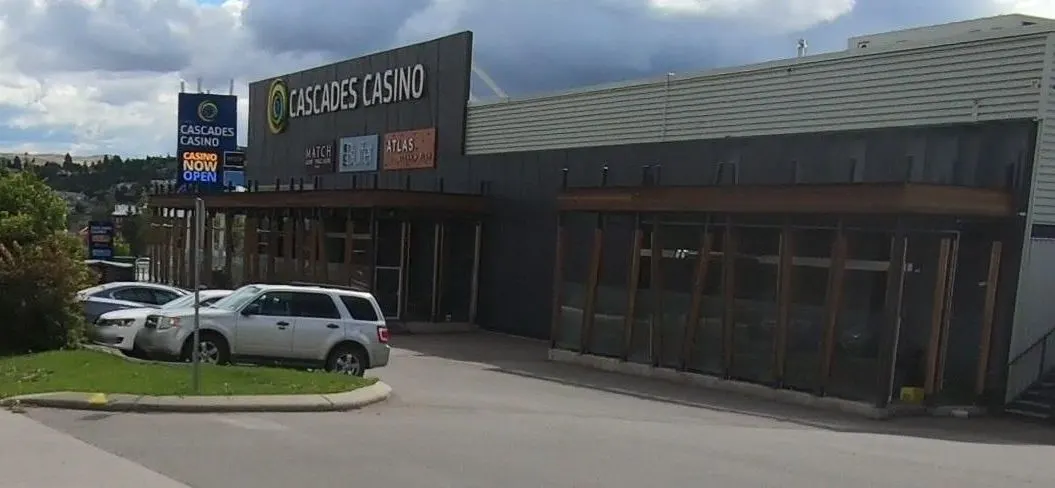 Cascades Casino Kamloops seen from the street — Cascades Casino Kamloops