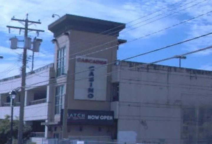 Cascades Casino Langley seen from the street — Cascades Casino Langley