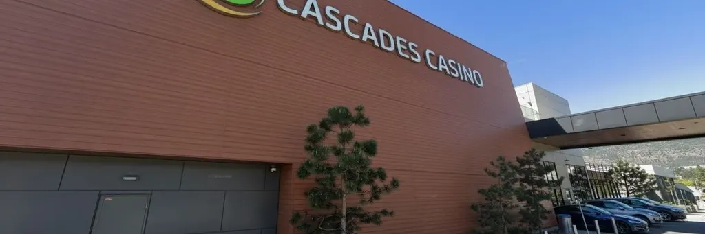 The Cascades Casino sign on the Penticton building — Cascades Casino Penticton