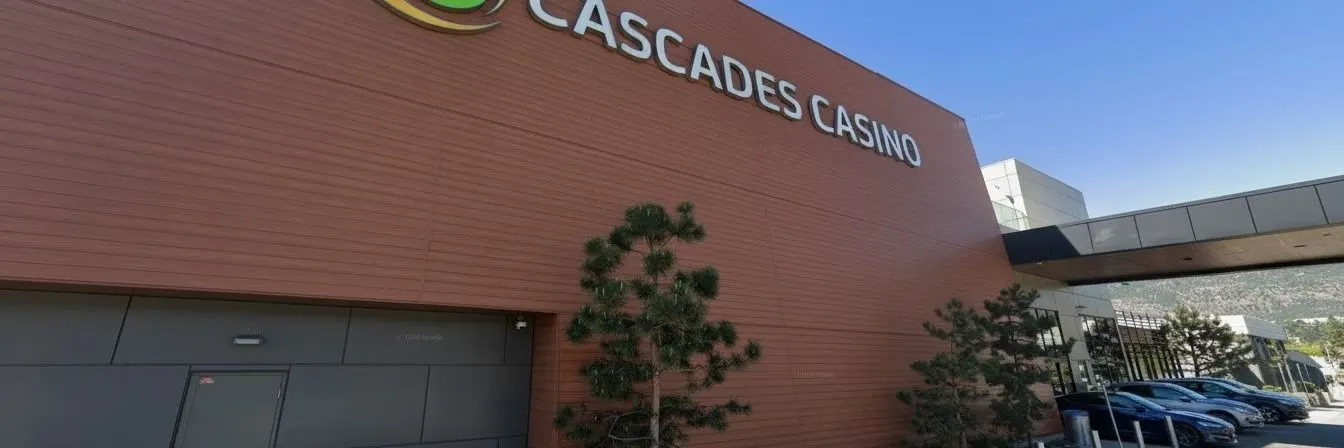 The Cascades Casino sign on the Penticton building — Cascades Casino Penticton