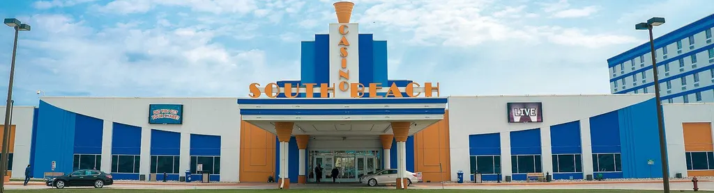 Main entrance and facade of South Beach Casino and Resort, Manitoba — South Beach Casino & Resort